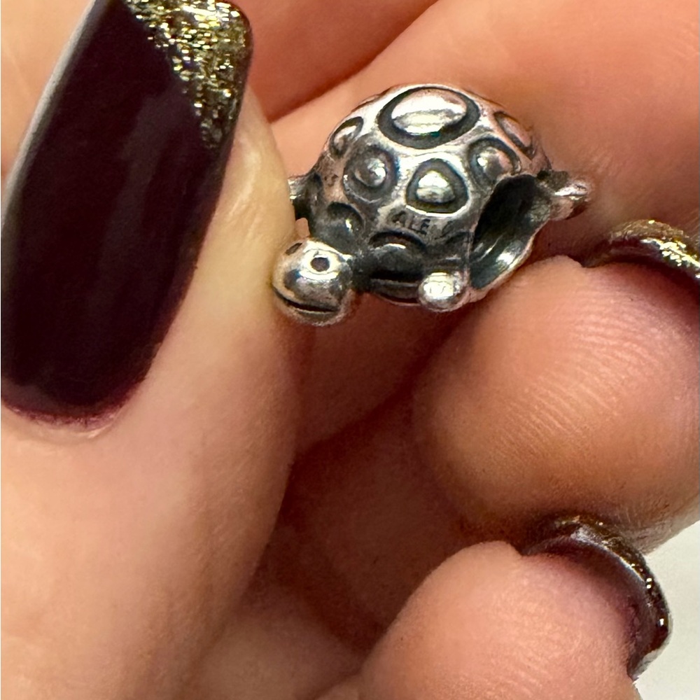 Pandora Silver Turtle Charm - Picture 2 of 5